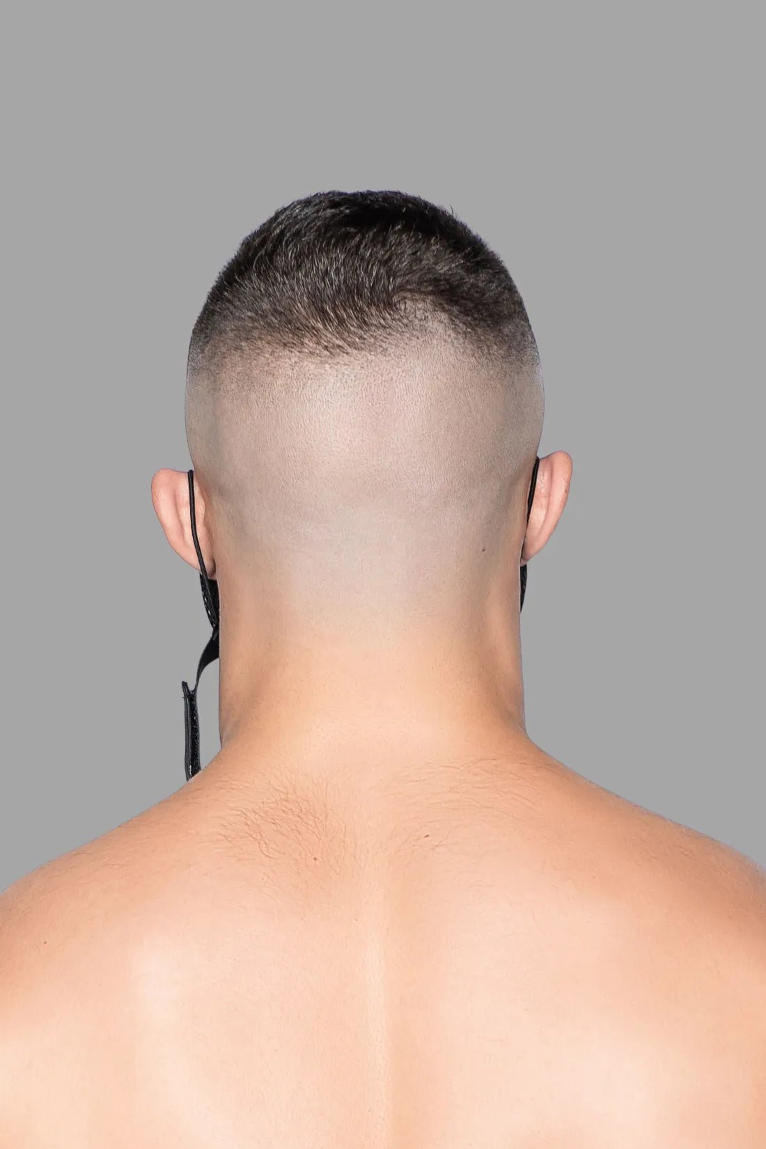 Maskulo Life Mask in black, an accessory for adults, one-size, made of polyester and cotton blend. Comfortable and durable fashion face mask.