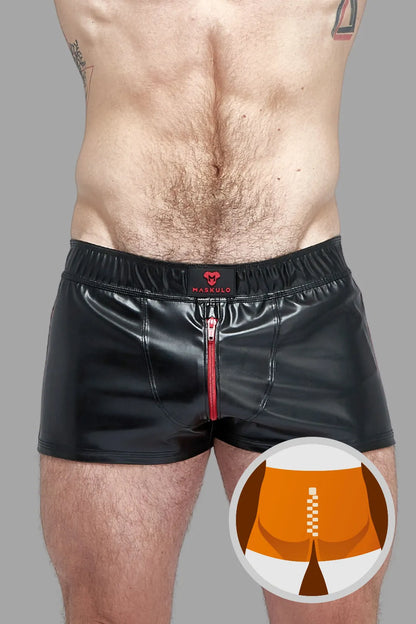 Skulla. Joggingshorts aus Kunstleder. Schwarz+Rot