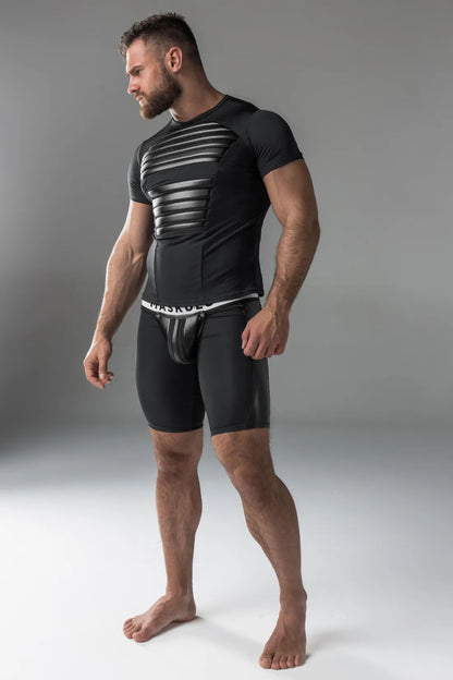 Gepantserd. Heren-T-shirt. Spandex. Voorste pads. Zwart