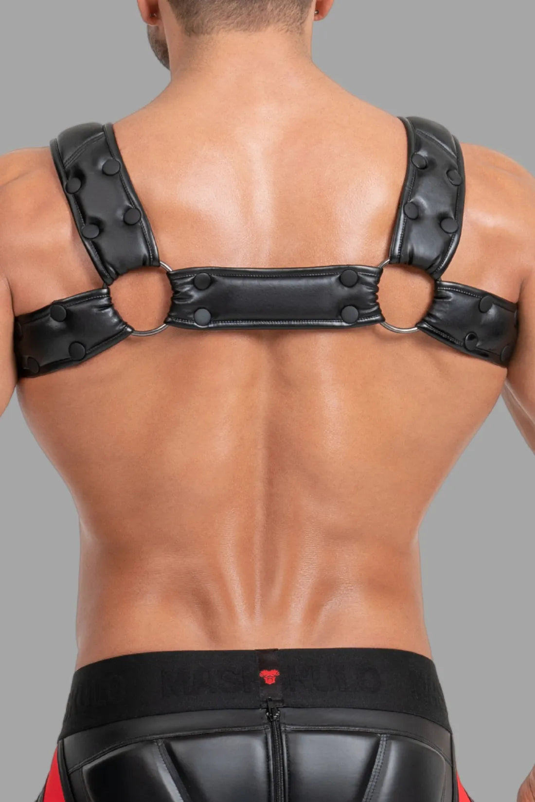 Body Harness mit Push-up Effekt. Schwarz und Rot