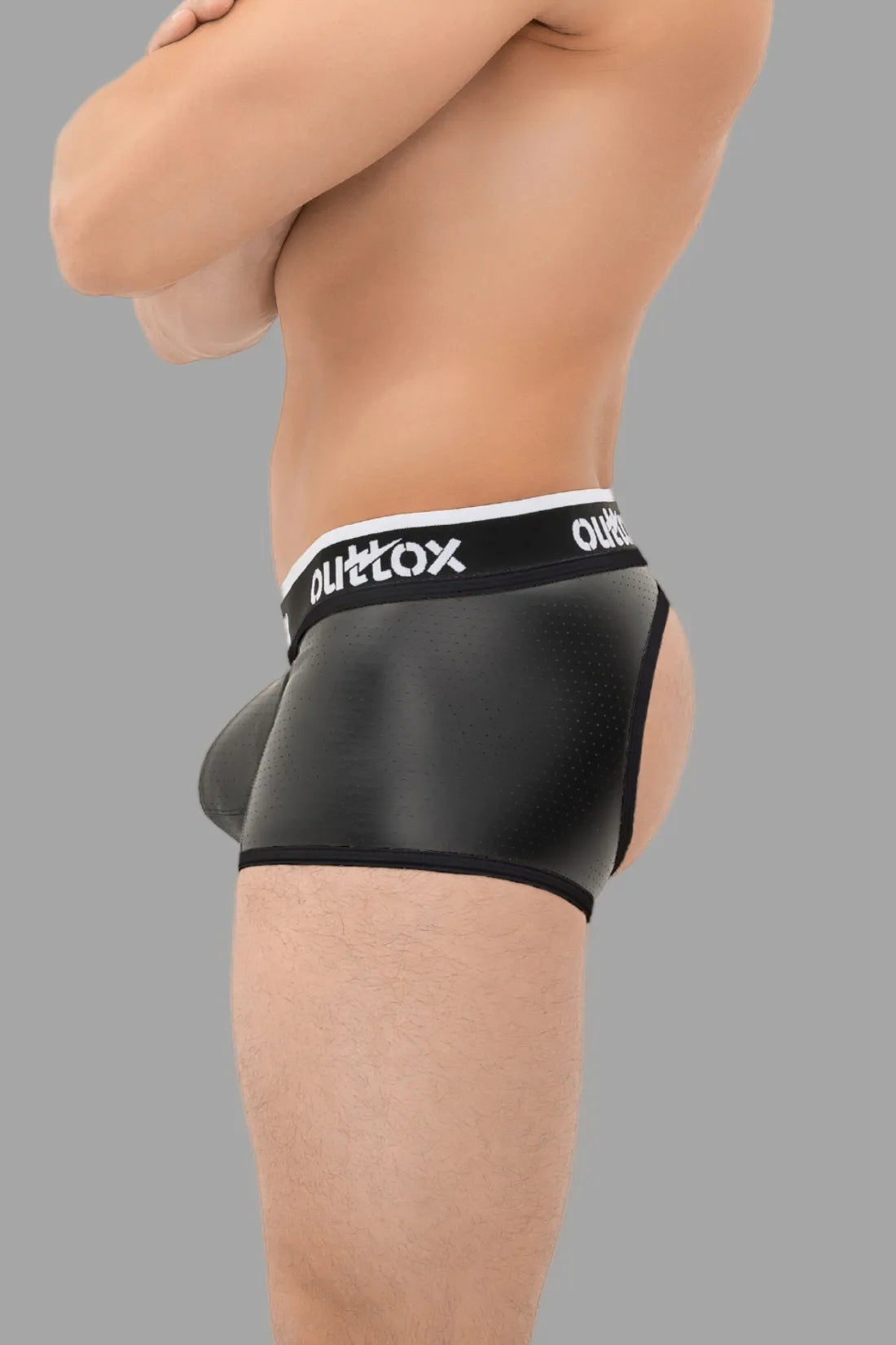 Outtox. Short de coffre arrière ouvert avec pièce à pression. Noir