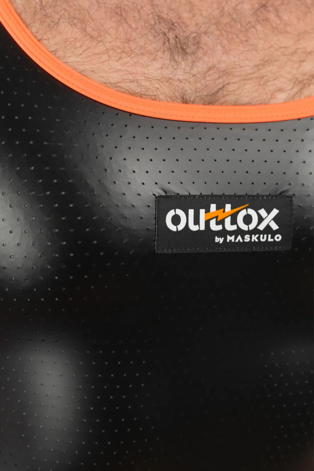 Outtox. Tanktop. Schwarz und Orange