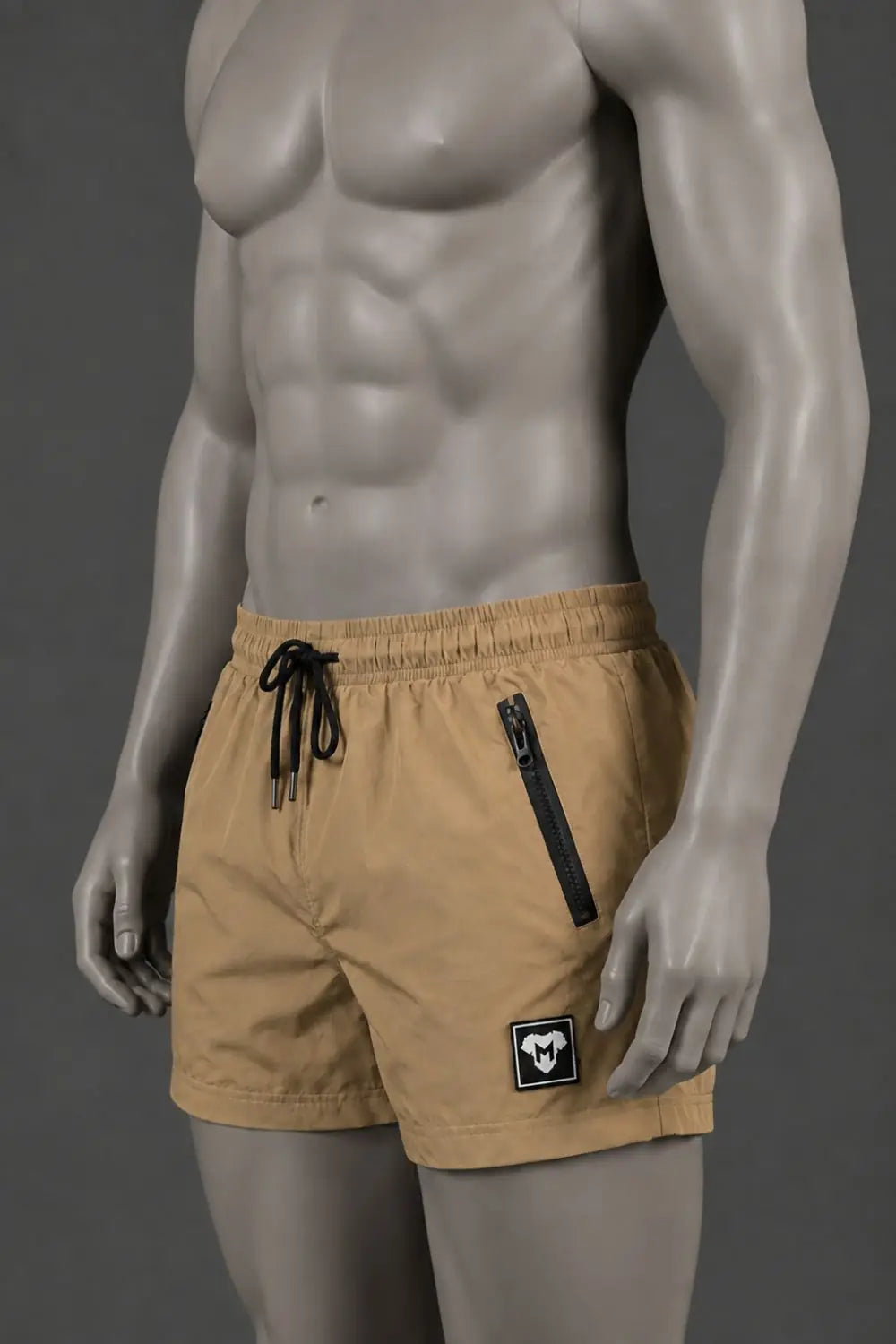 Jedd Synther Weiche Shorts mit Reißverschlusstaschen. Khaki