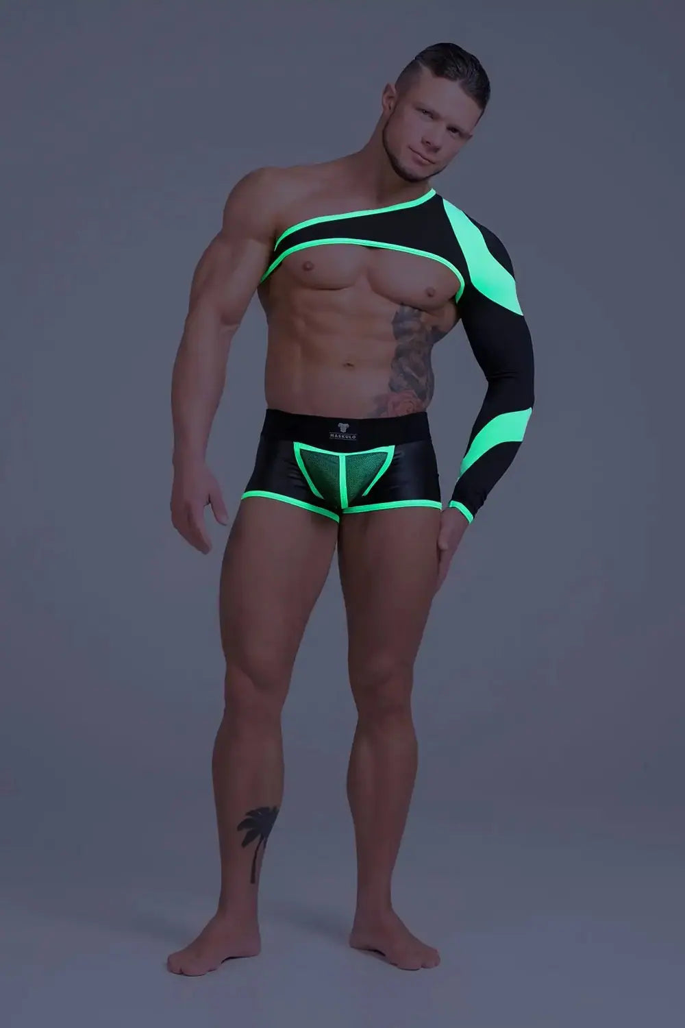 Maskulo Youngero Classic neon-green asymmetrical long-sleeved crop top with UV-glowing elements for bodybuilders and upscale millenials