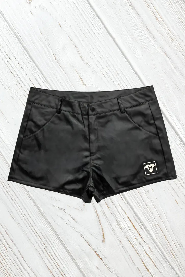 Maskulo Kane black PU leather shorts "Saddle Style." Thicker, durable faux-leather material, regular pockets. MSH267.